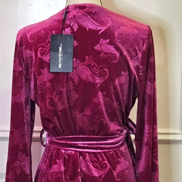 PrettyLittleThing Hot Pink Embossed Velvet Tie Bodycon Wrap Dress,Size6,NWT - Picture 6 of 16